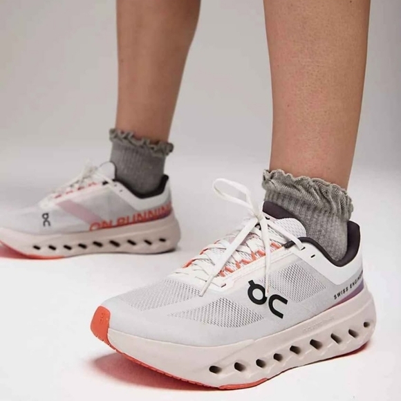 Size 9 - New Women's ON CLOUDSURFER  NEXT - Picture 10 of 10